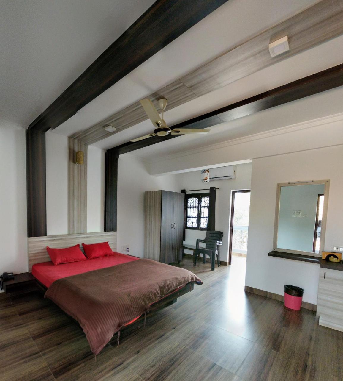 3 Stories Bed & Breakfast