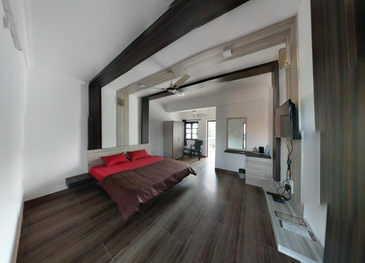 3 Stories Bed & Breakfast